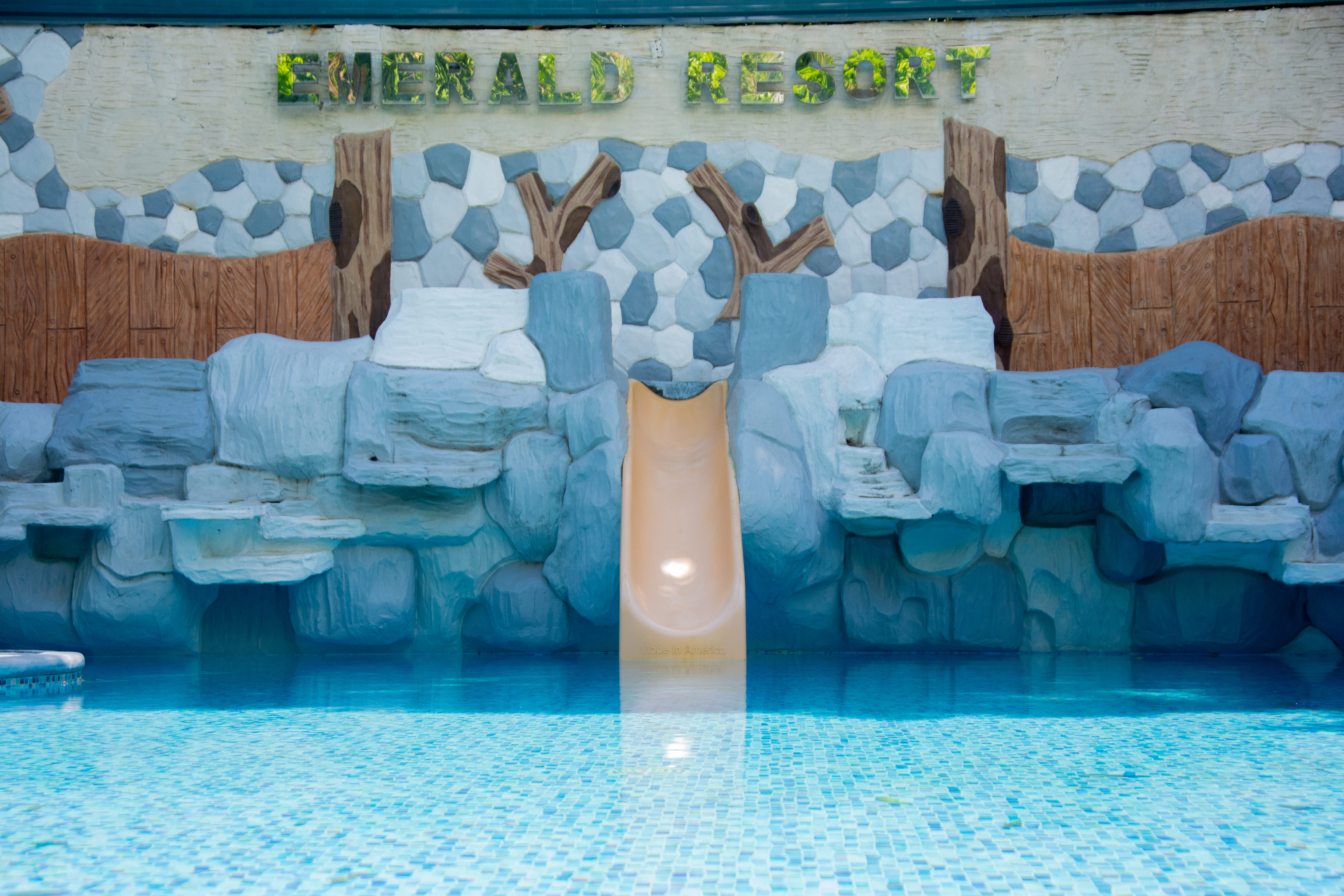 Image of emerald pool